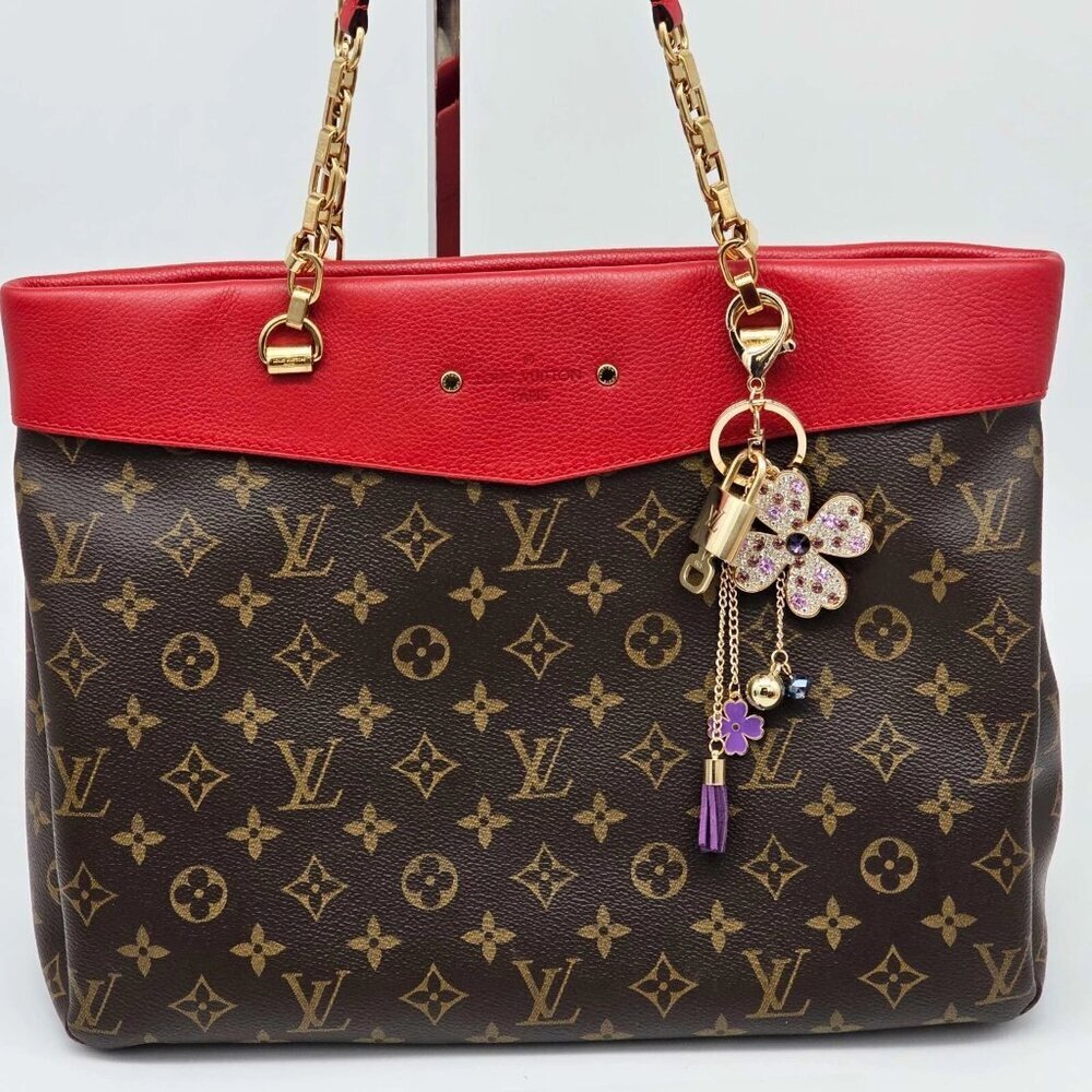 Authentic Louis Vuitton Lock & Key with unbranded Clover Flower Bagcharm 010726 - Picture 9 of 9